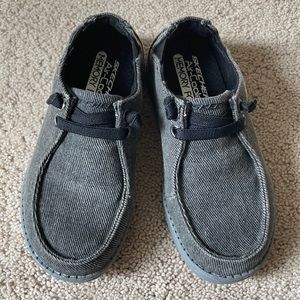 Sketchers boys shoes size 12